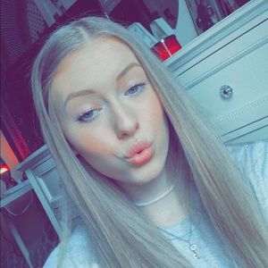 Meet your Posher, Alexis